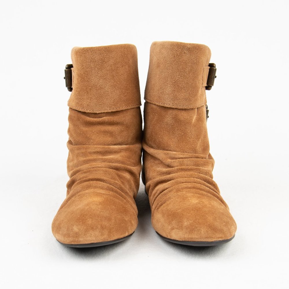 NWOT Gianni Bini Suede Tan Ankle Booties Size 6M - Picture 4 of 8